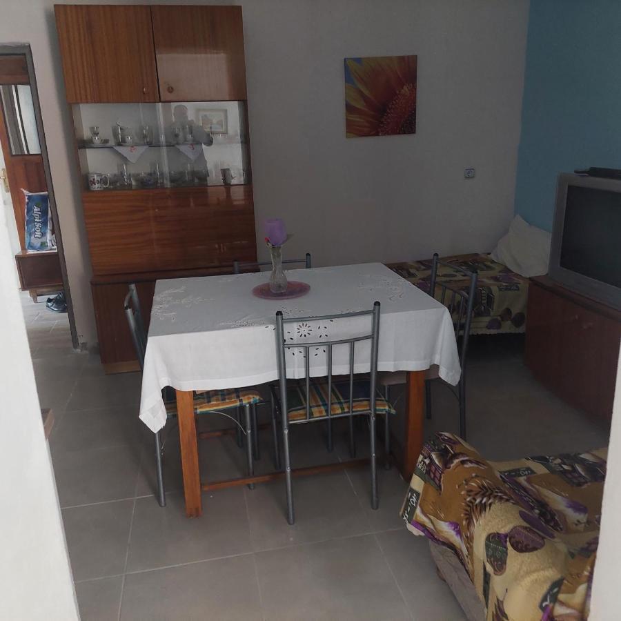 Central Condos Sarande Bagian luar foto